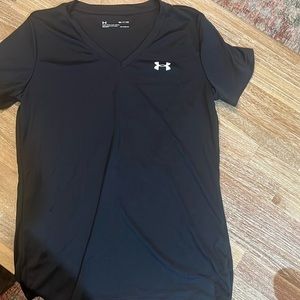 Under Armour dri-fit vneck tshirt